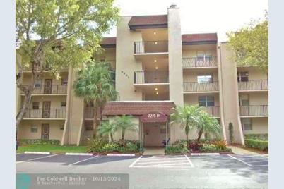 9235  Lagoon Pl, Unit #315, Davie, FL 33324 - Photo 1