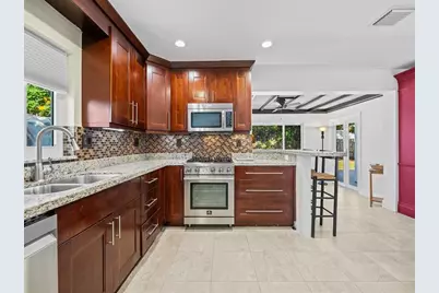 617 SW 12th Ct, Fort Lauderdale, FL 33315 - Photo 1