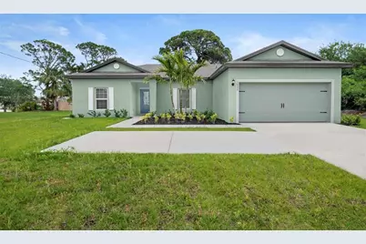 1027 SE Floresta Dr, Port Saint Lucie, FL 34983 - Photo 1