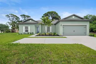 1027 SE Floresta Dr, Port Saint Lucie, FL 34983 - Photo 1