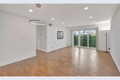 3040 NE 16th Ave, Unit #209, Oakland Park, FL 33334 - Photo 1