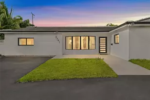 2741 NE 45th St, Lighthouse Point, FL 33064 - Photo 1