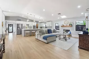 805 SE 9th St, Fort Lauderdale, FL 33316 - Photo 1