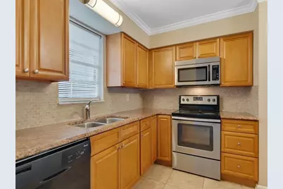 2333  Indian River Blvd, Unit #102, Vero Beach, FL 32960 - Photo 1