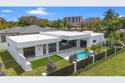 301 NE 21st Street, Wilton Manors, FL 33305 - Photo 1