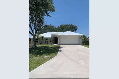 1658 SE Harp Ln, Port Saint Lucie, FL 34983 - Photo 1