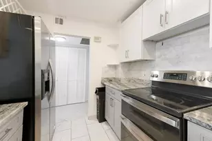 3800 N Hills Dr, Hollywood, FL 33021 - Photo 1