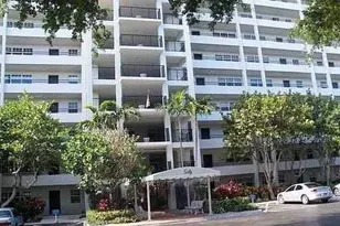 605 Oaks Dr, Pompano Beach, FL 33069 - Photo 1