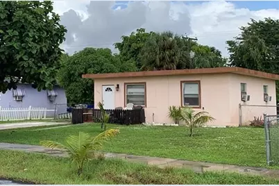 2625 NW 10th St, Pompano Beach, FL 33069 - Photo 1