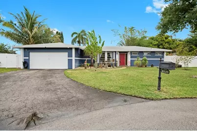 8520 SW 26th St, Davie, FL 33324 - Photo 1