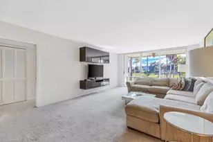 3850 N Oaks Clubhouse Dr Unit, Pompano Beach, FL 33069 - Photo 1