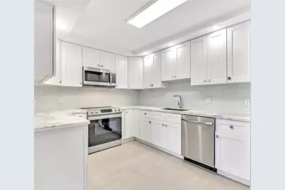 555  Oaks Ln, Unit #306, Pompano Beach, FL 33069 - Photo 1