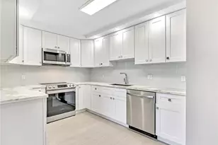 555 Oaks Ln, Pompano Beach, FL 33069 - Photo 1