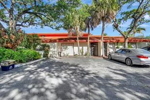 7013 Greentree Ln, Miami Lakes, FL 33014 - Photo 1