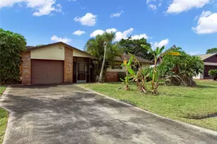 118 SW Lancaster Ave, Port Saint Lucie, FL 34984 - Photo 1