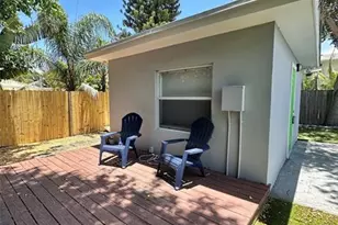 1075 NE 32nd St, Oakland Park, FL 33334 - Photo 1