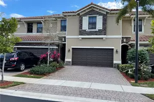 12190 Village Pl, Davie, FL 33325 - Photo 1