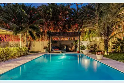 412 NE 26th St, Wilton Manors, FL 33305 - Photo 1