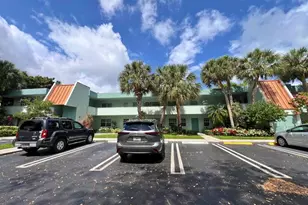 933 Cypress Grove Dr, Pompano Beach, FL 33069 - Photo 1