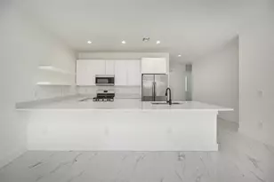 927 SW 2nd Ave, Deerfield Beach, FL 33441 - Photo 1