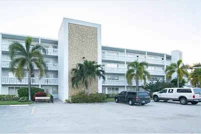 1042 Cambridge C #1042, Deerfield Beach, FL 33442 - Photo 1