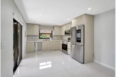 2415 W 67th Pl, Unit #8-11, Hialeah, FL 33016 - Photo 1