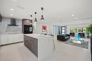 417 NE 26th Dr, Wilton Manors, FL 33334 - Photo 1