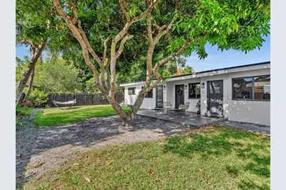 970 NE 38th St, Oakland Park, FL 33334 - Photo 1