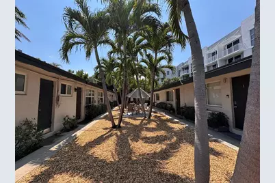 925 NE 17th Ave, Unit #5, Fort Lauderdale, FL 33304 - Photo 1