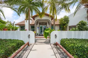 611 NE 20th St, Wilton Manors, FL 33305 - Photo 1