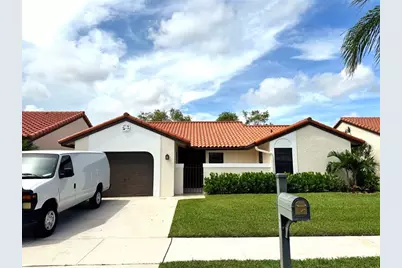 23  Capitol Ct, Deerfield Beach, FL 33442 - Photo 1