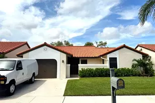 23 Capitol Ct, Deerfield Beach, FL 33442 - Photo 1