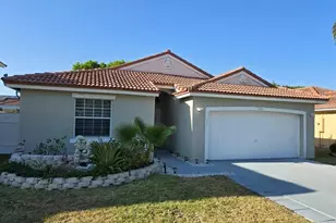 19231 SW 2nd St, Pembroke Pines, FL 33029 - Photo 1