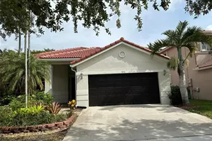 970 Tulip Cir, Weston, FL 33327 - Photo 1