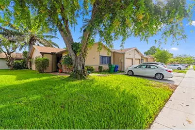9571 W Daffodil Ln, Miramar, FL 33025 - Photo 1