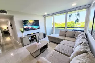 802 NW 87th Ave, Miami, FL 33172 - Photo 1