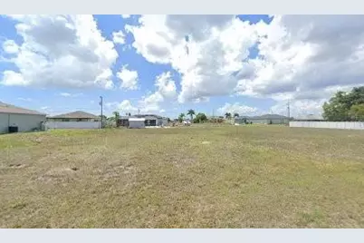 1404 NE 9th Pl, Cape Coral, FL 33909 - Photo 1