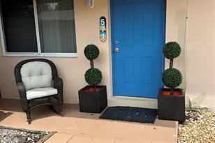 571 NE 34th St, Oakland Park, FL 33334 - Photo 1