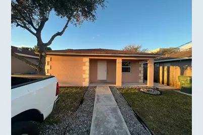 319 NE 35th Ct, Oakland Park, FL 33334 - Photo 1