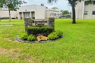 8523 Old Country Manor, Davie, FL 33328 - Photo 1