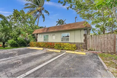 232 SE 9th Avenue #1, Pompano Beach, FL 33060 - Photo 1