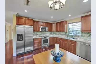 9113  Vineyard Lake Dr, Plantation, FL 33324 - Photo 1