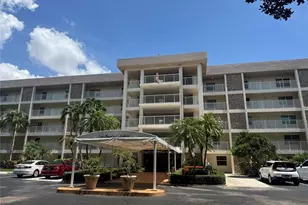 3503 Oaks Way, Pompano Beach, FL 33069 - Photo 1