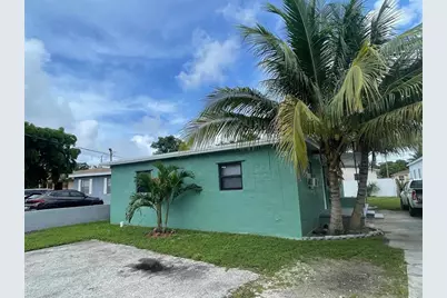 22 NW 8th Avenue #2, Dania Beach, FL 33004 - Photo 1