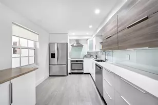 3611 Oaks Clubhouse Dr, Pompano Beach, FL 33069 - Photo 1