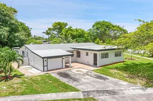 301 NW 38th St, Deerfield Beach, FL 33064 - Photo 1