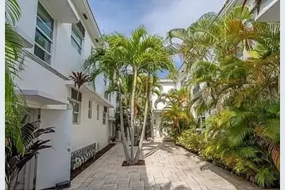 7610  Byron Ave, Unit #20, Miami Beach, FL 33141 - Photo 1