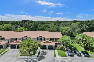 9117 Vineyard Lake Dr, Plantation, FL 33324 - Photo 1