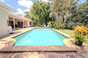 560 SW 62nd Ave, Plantation, FL 33317 - Photo 1