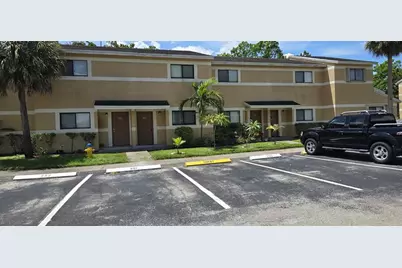 9478  Palm Cir South, Pembroke Pines, FL 33025 - Photo 1